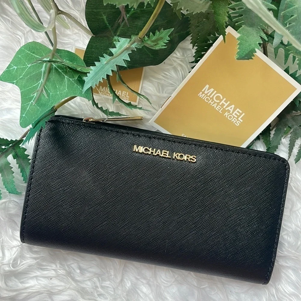 Brand New Michael Kors Genuine Leather Black Large Top Zip Continental Wallet